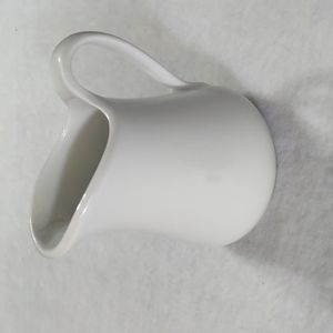 Pillvuyt Bristol white creamer milk jug france.